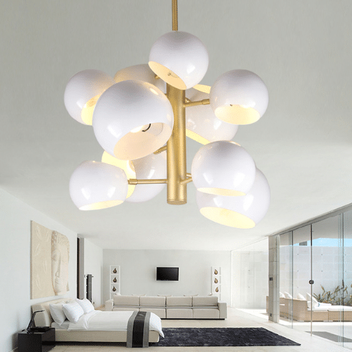 lámpara de salón blanca con esferas